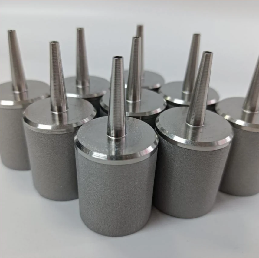 Porous stainless steel filter cartridges